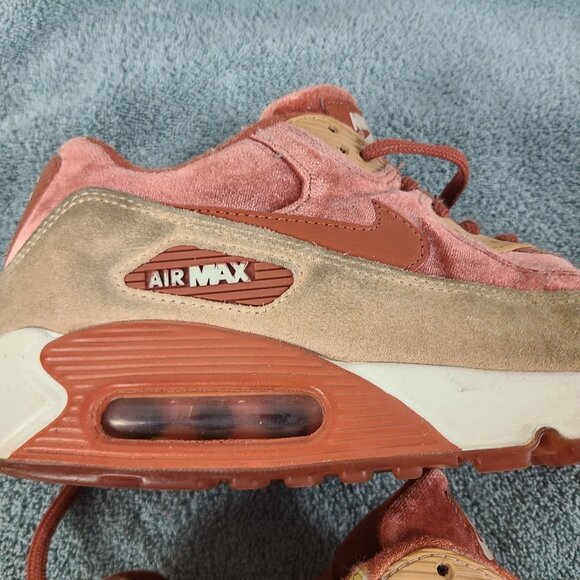 Size 8.5 - Nike Air Max 90 LX Dusty Peach - Picture 8 of 16